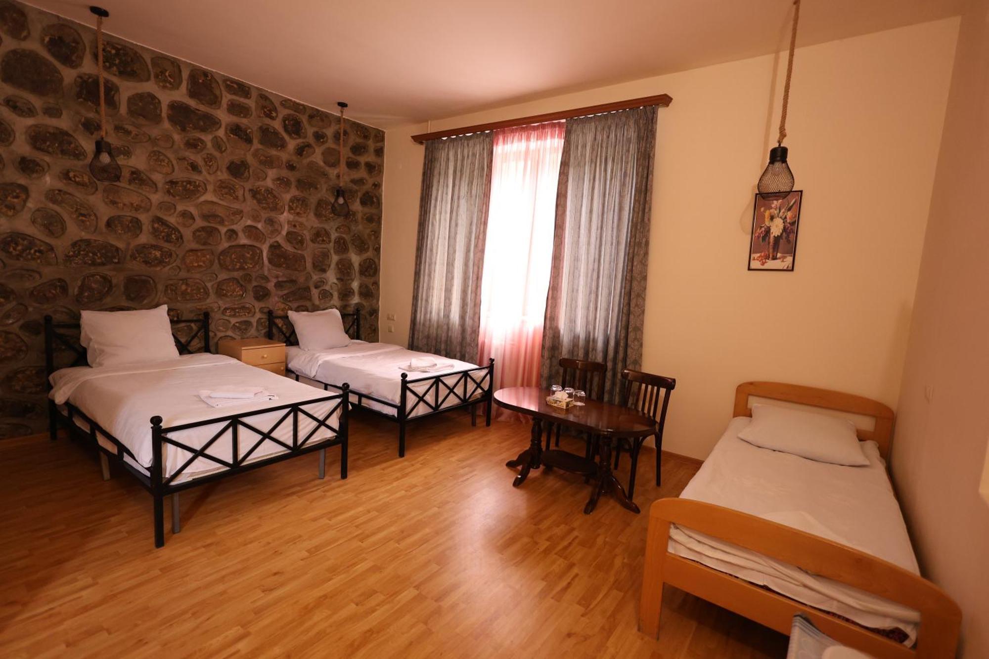 גוריס Yeghevnut Hotel מראה חיצוני תמונה