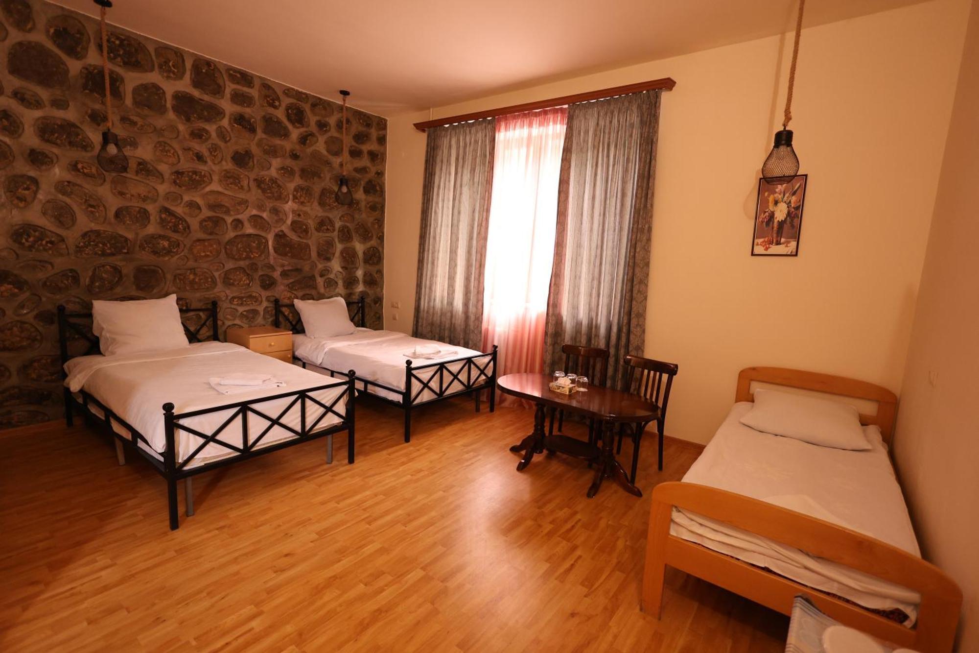 גוריס Yeghevnut Hotel מראה חיצוני תמונה